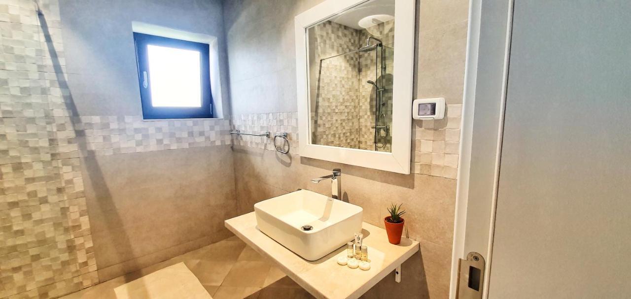 Casa Cochilia - Camera Privata In Localitatea Тузла Екстер'єр фото